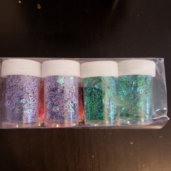 Heart Shaped Glitter Sequins confetti - Picture 4 of 8